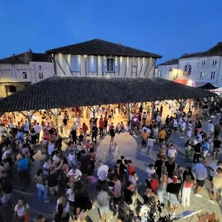 Grande Maison Familiale De Caractere Avec Piscine Chauffee Rives (Lot-et-Garonne)