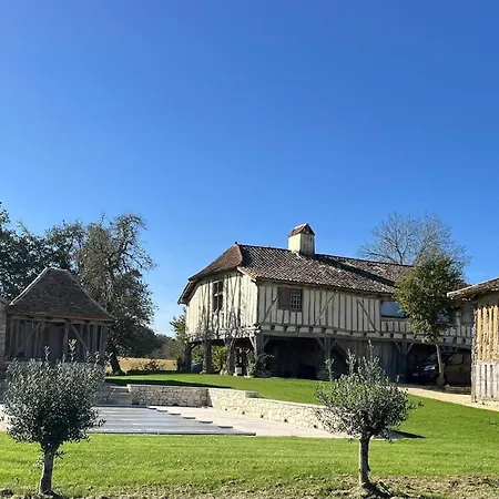 Grande Maison Familiale De Caractere Avec Piscine Chauffee Villa