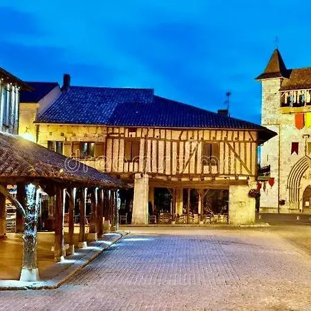 Grande Maison Familiale De Caractere Avec Piscine Chauffee Villa